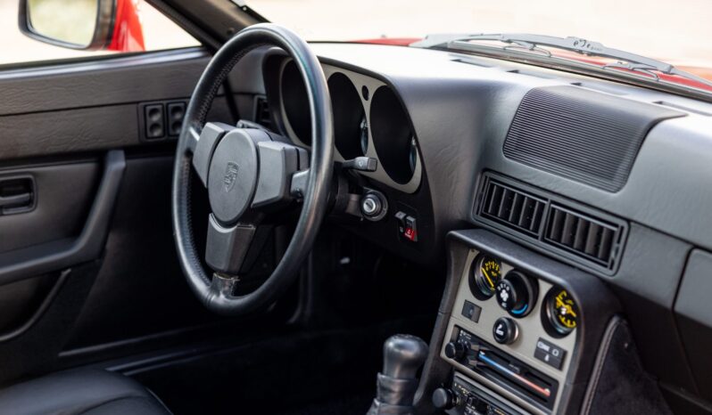 								1984 Porsche 944 5-Speed full									