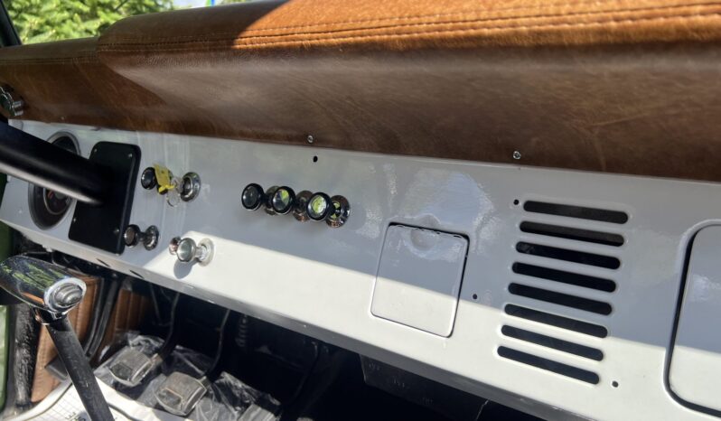 								1971 Ford Bronco 3-Speed full									