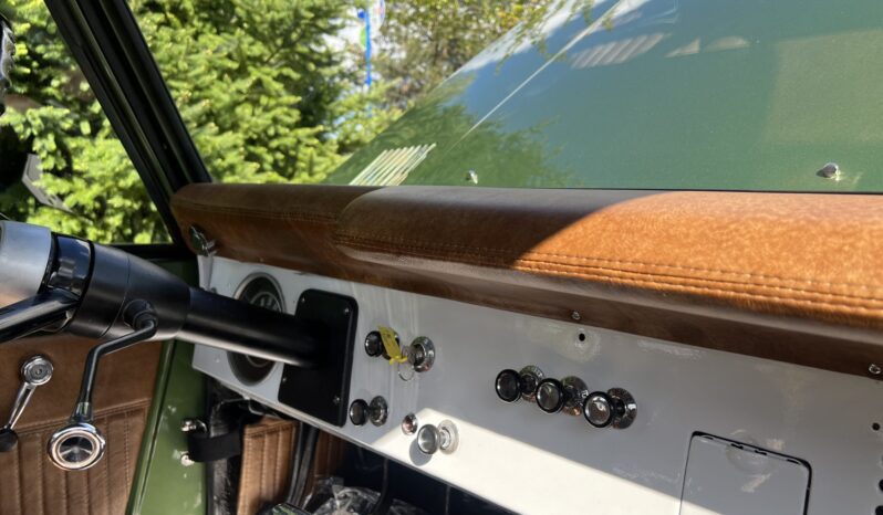 								1971 Ford Bronco 3-Speed full									