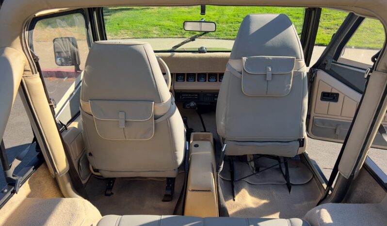 								1991 Jeep Wrangler Sahara 5-Speed full									