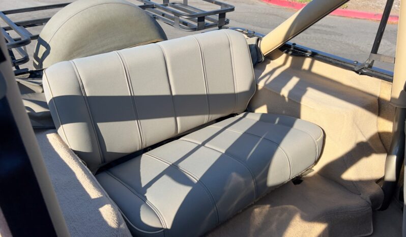 								1991 Jeep Wrangler Sahara 5-Speed full									