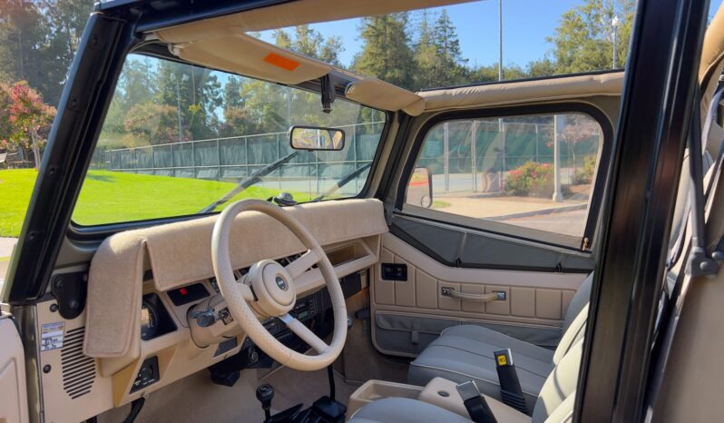 								1991 Jeep Wrangler Sahara 5-Speed full									