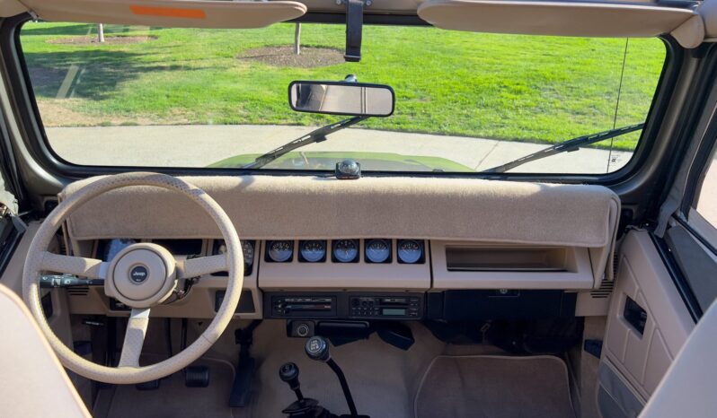 								1991 Jeep Wrangler Sahara 5-Speed full									