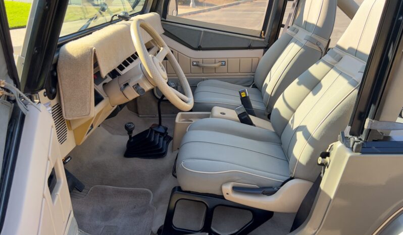 								1991 Jeep Wrangler Sahara 5-Speed full									