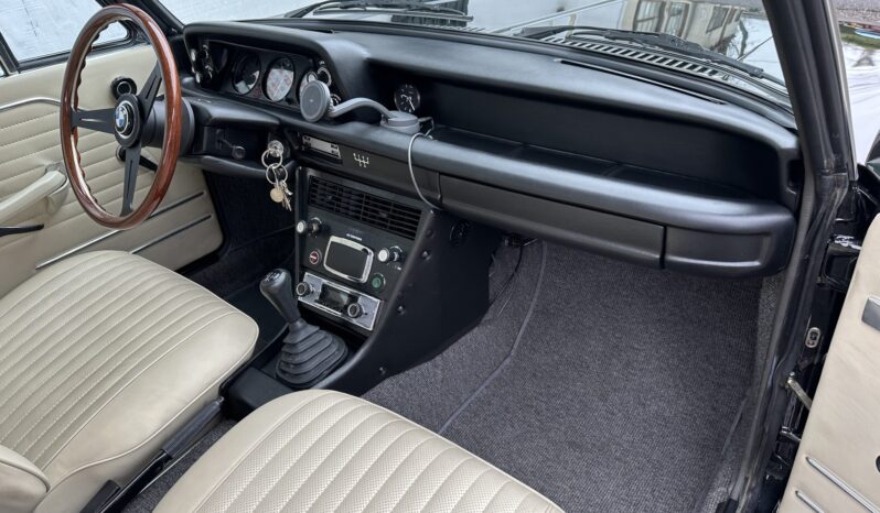 								1973 BMW 2002tii 5-Speed full									