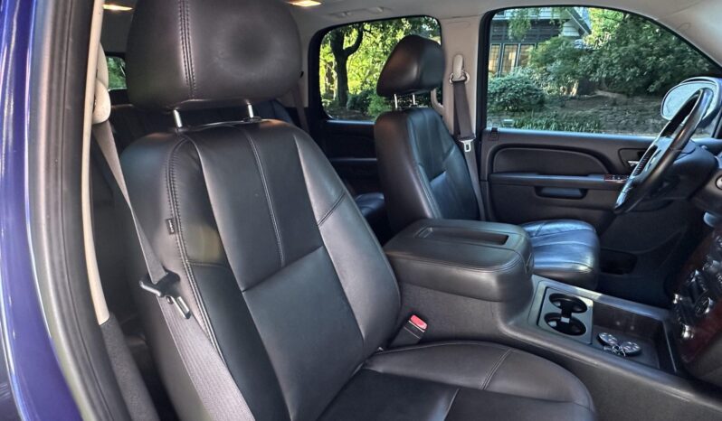 								2010 Chevrolet Tahoe LT 4×4 full									