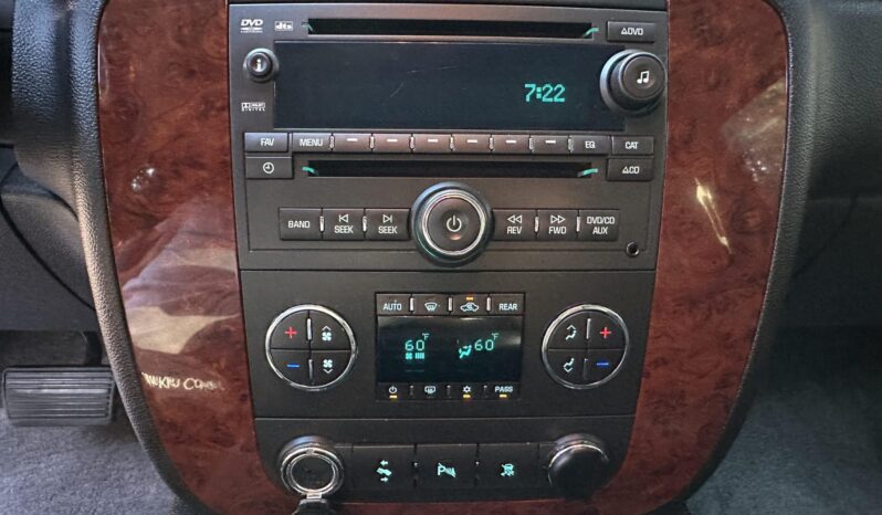 								2010 Chevrolet Tahoe LT 4×4 full									