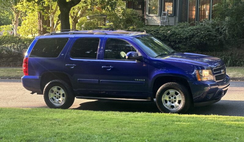 								2010 Chevrolet Tahoe LT 4×4 full									