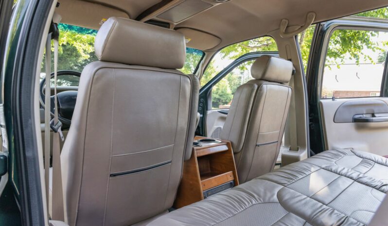 								2001 Ford F-550 XLT Super Duty Centurion Crew Cab Power Stroke full									