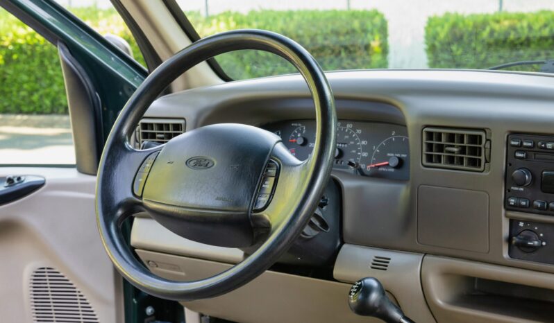 								2001 Ford F-550 XLT Super Duty Centurion Crew Cab Power Stroke full									