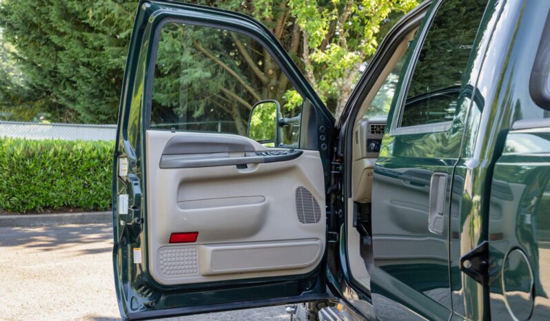 								2001 Ford F-550 XLT Super Duty Centurion Crew Cab Power Stroke full									