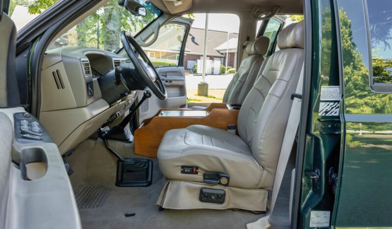 								2001 Ford F-550 XLT Super Duty Centurion Crew Cab Power Stroke full									