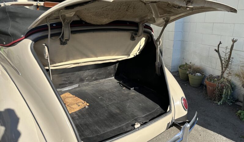 								1939 Ford Deluxe Convertible Sedan full									