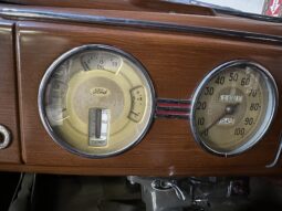 1939 Ford Deluxe Convertible Sedan