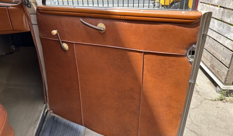 								1939 Ford Deluxe Convertible Sedan full									