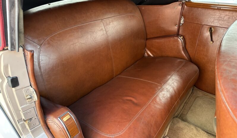 								1939 Ford Deluxe Convertible Sedan full									