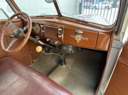 1939 Ford Deluxe Convertible Sedan full