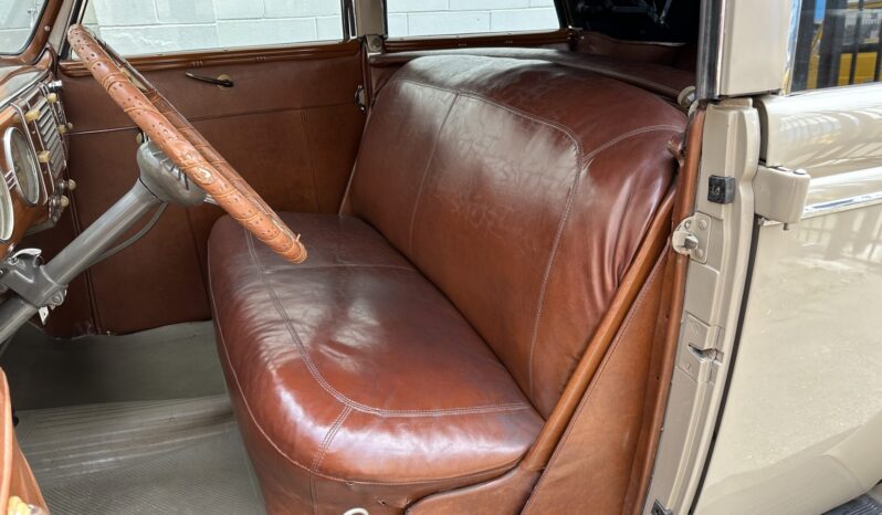 								1939 Ford Deluxe Convertible Sedan full									