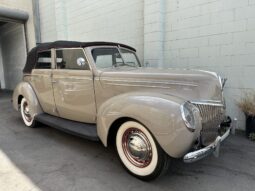 1939 Ford Deluxe Convertible Sedan full