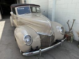 1939 Ford Deluxe Convertible Sedan full