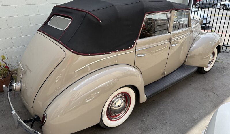 								1939 Ford Deluxe Convertible Sedan full									