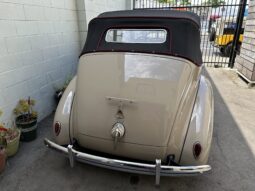 1939 Ford Deluxe Convertible Sedan full