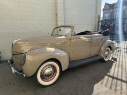 1939 Ford Deluxe Convertible Sedan full