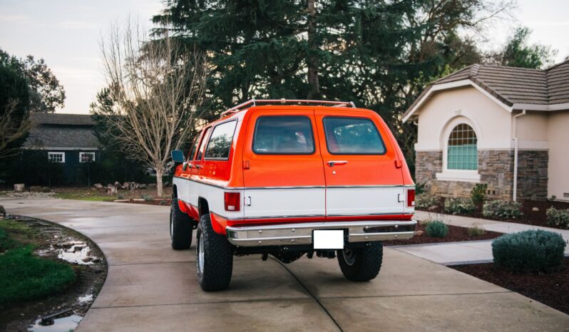 								1975 Chevrolet K20 Suburban 4×4 full									