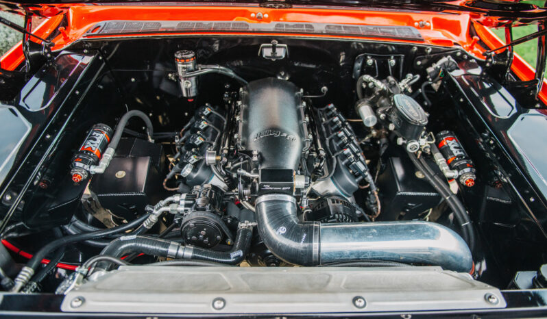 								1975 Chevrolet K20 Suburban 4×4 full									