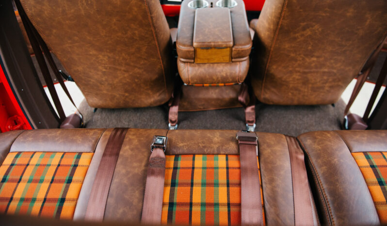 								1975 Chevrolet K20 Suburban 4×4 full									