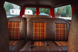 										1975 Chevrolet K20 Suburban 4×4 full									