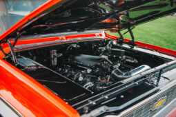 										1975 Chevrolet K20 Suburban 4×4 full									