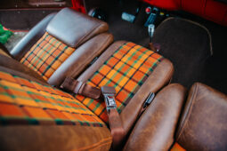 										1975 Chevrolet K20 Suburban 4×4 full									