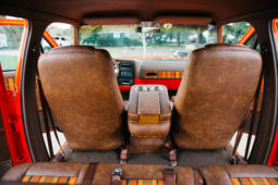 										1975 Chevrolet K20 Suburban 4×4 full									