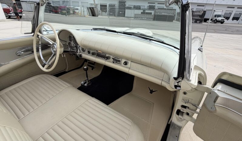 								1957 Ford Thunderbird full									