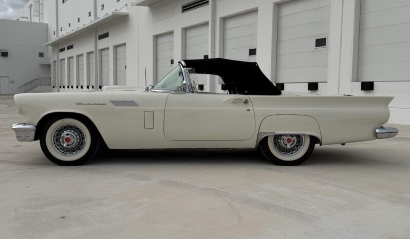 								1957 Ford Thunderbird full									