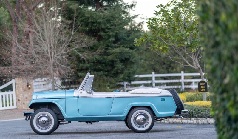 								1967 Jeep Jeepster Convertible V6 full									