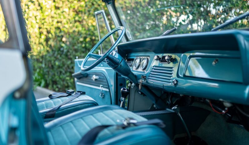 								1967 Jeep Jeepster Convertible V6 full									