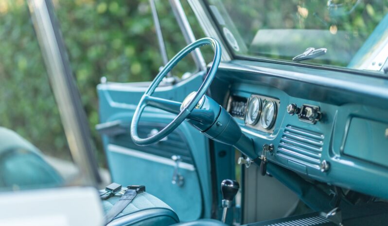 								1967 Jeep Jeepster Convertible V6 full									