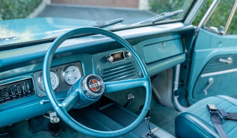 								1967 Jeep Jeepster Convertible V6 full									