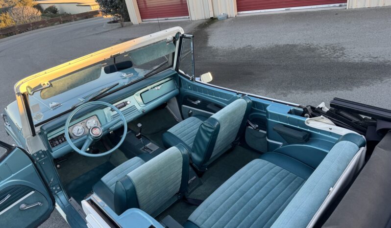 								1967 Jeep Jeepster Convertible V6 full									