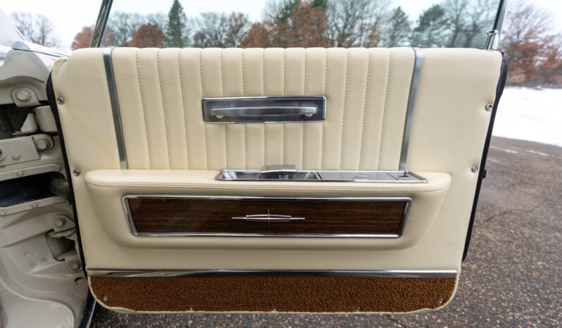 								1964 Lincoln Continental Sedan full									