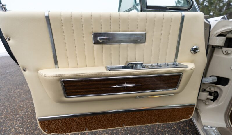 								1964 Lincoln Continental Sedan full									