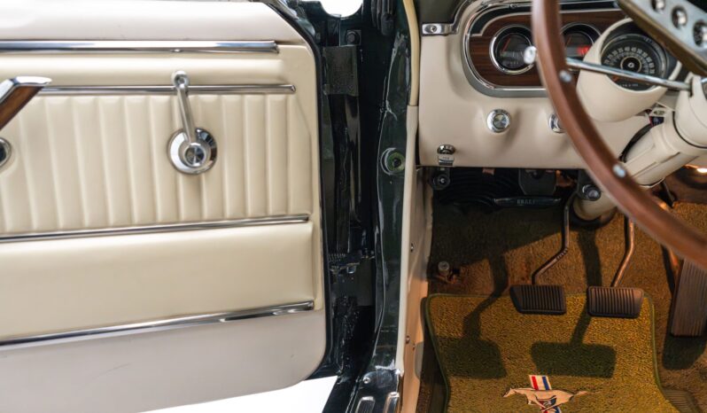 								1965 Ford Mustang Coupe K-Code 4-Speed full									