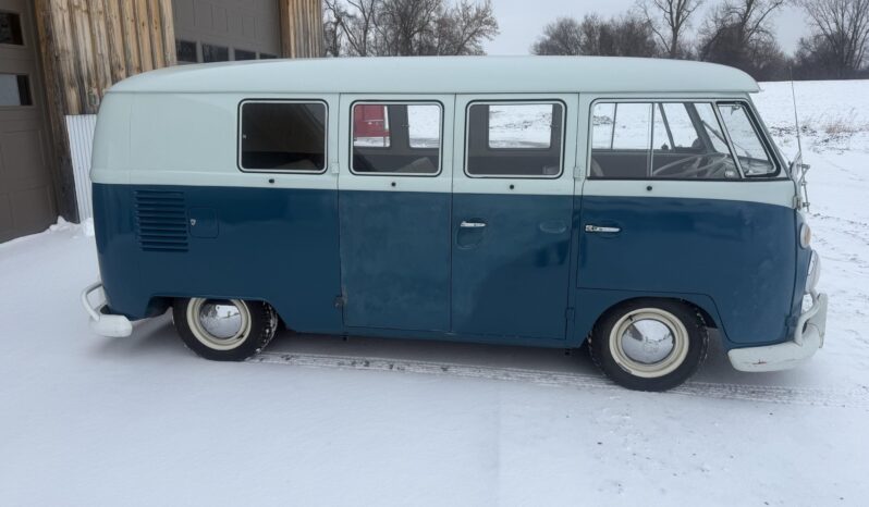 								1965 Volkswagen Type 2 11-Window full									