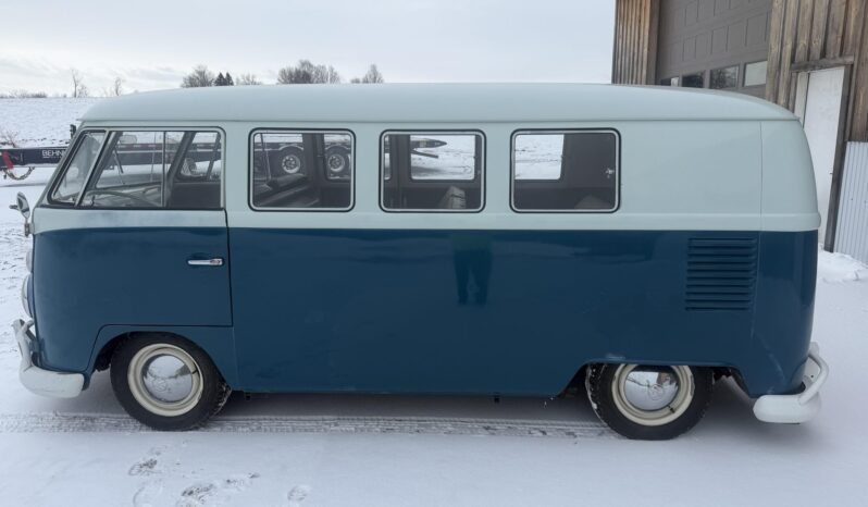 								1965 Volkswagen Type 2 11-Window full									
