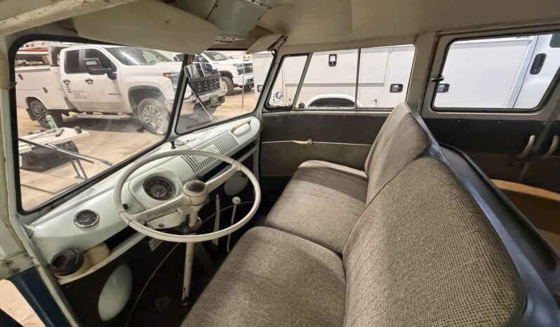 								1965 Volkswagen Type 2 11-Window full									
