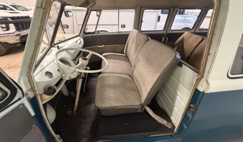 								1965 Volkswagen Type 2 11-Window full									