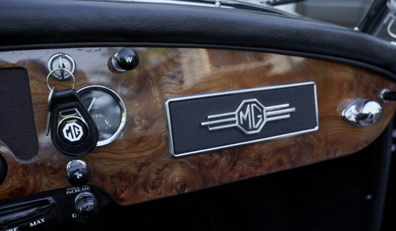 								1956 MG MGA Roadster full									