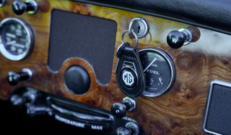 								1956 MG MGA Roadster full									